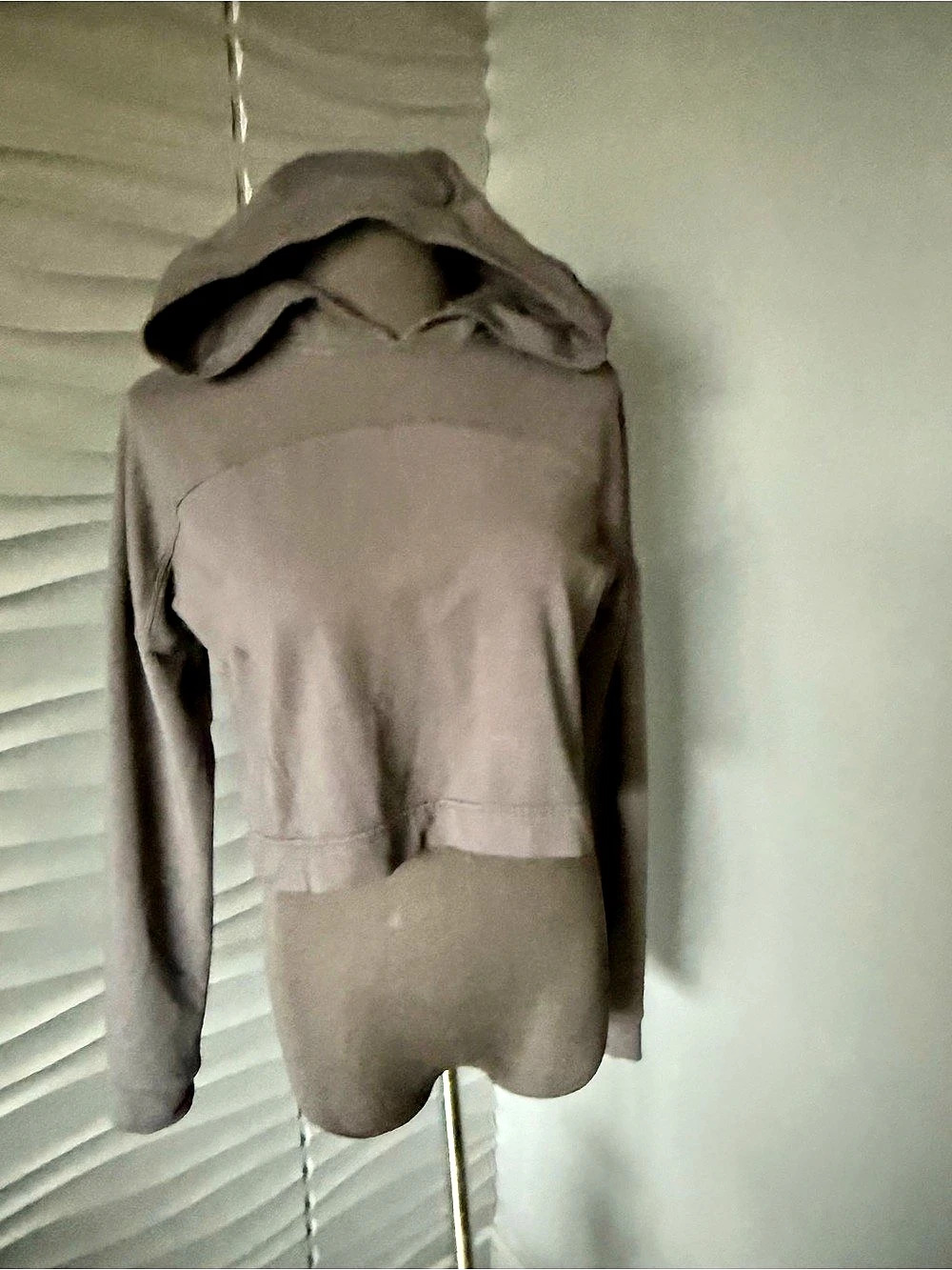 Lululemon Loungeful Cropped Hoodie Black